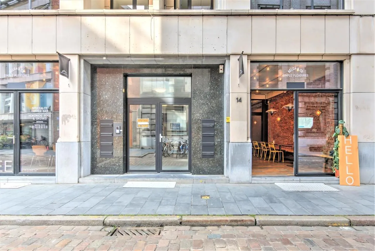 Apartment With Rooftop Terrace In The Heart Of Anvers Belçika